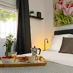 Singularstays Padre Urbano *